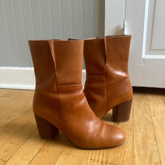 WILD RIDE  BOOTIE BY SEYCHELLES IN TAN - Picture 3 of 7